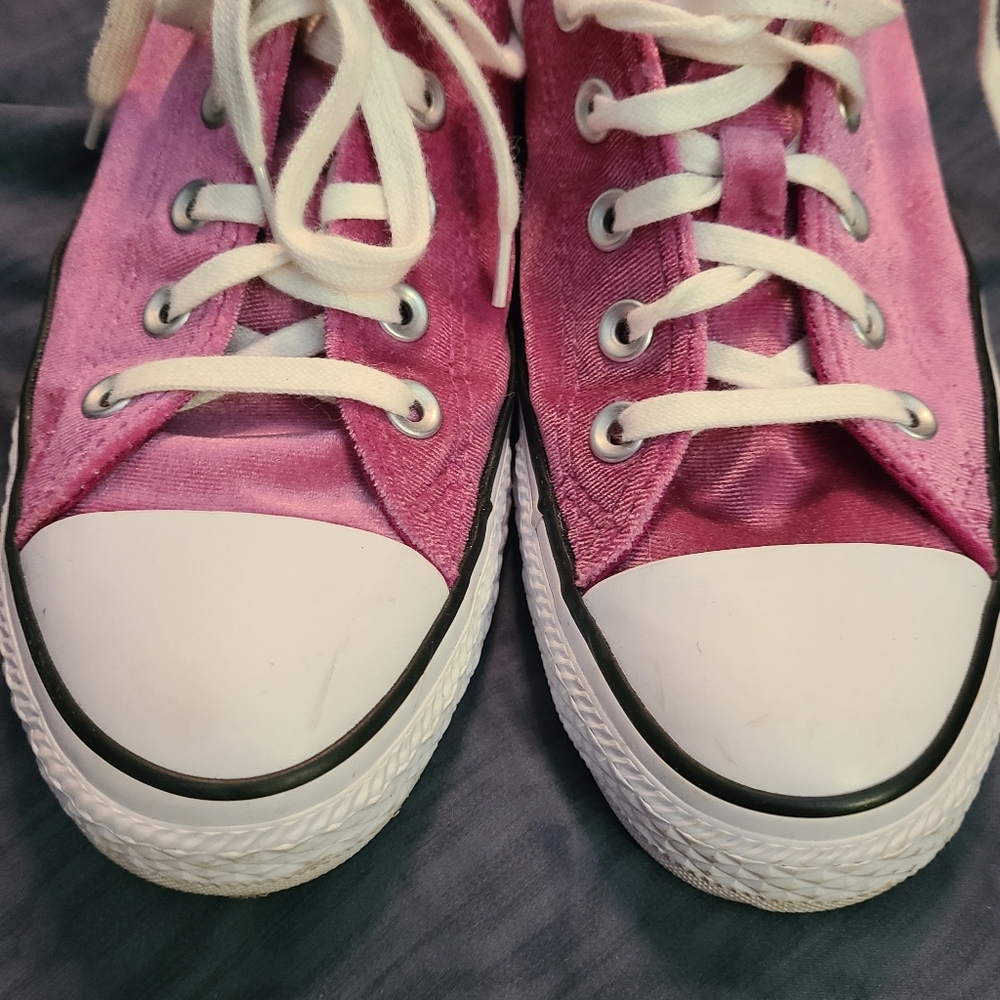 Converse Pink Velvet Chucks - Picture 4 of 8